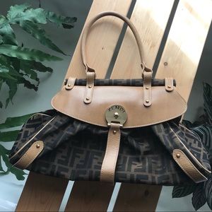 FLASH SALE!! Fendi purse with authenticity card
